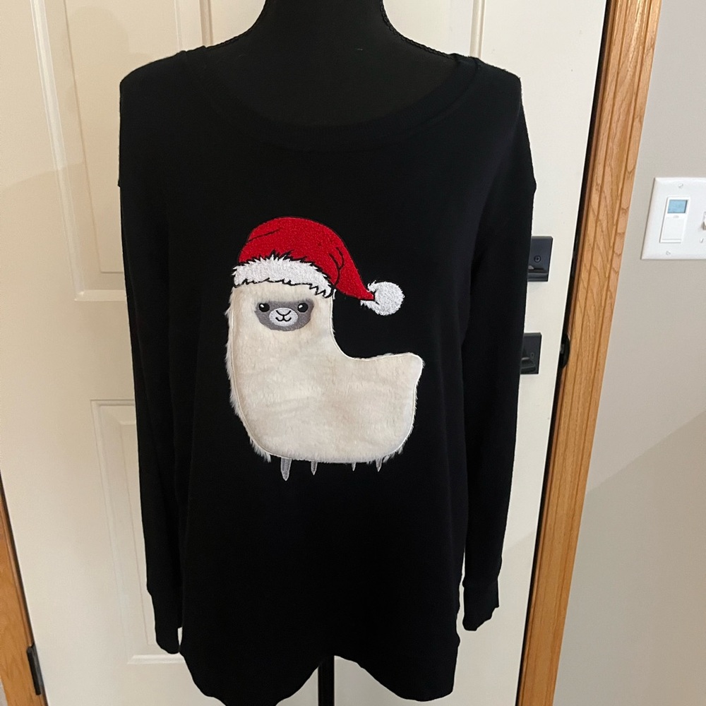New women’s Jane & Delancey black with fuzzy llama Christmas sweatshirt. Medium